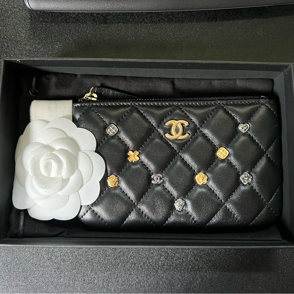 Chanel 18K Mini O Case